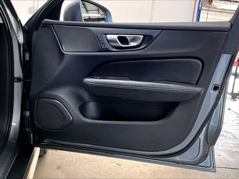 Used 2020 Volvo V60 T5 Cross Country w/ Cross Country Pro Package image 27