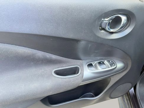 Used 2015 Nissan Juke S FWD image 9