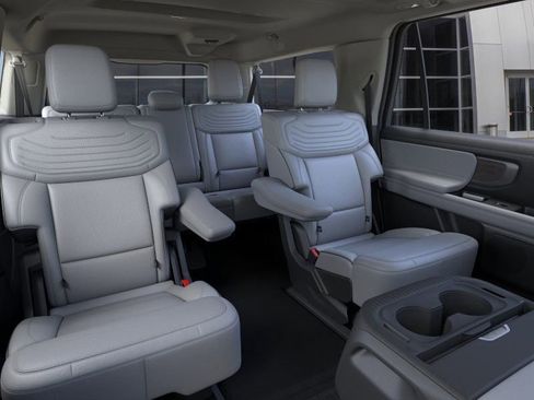 New 2026 Ford Expedition Max Platinum image 11