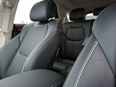 Used 2026 Genesis Electrified GV70 image 18