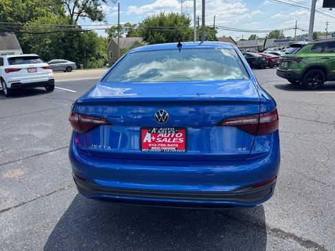 Used 2024 Volkswagen Jetta SE FWD image 7