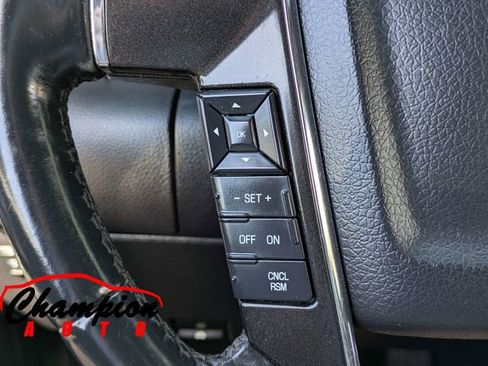 Used 2017 Lincoln Navigator Select image 33