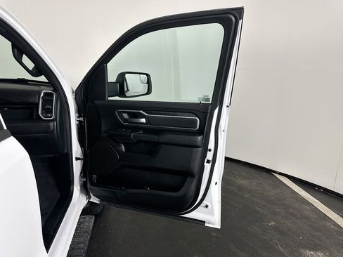 Used 2023 RAM 1500 Big Horn AWD/4WD image 32