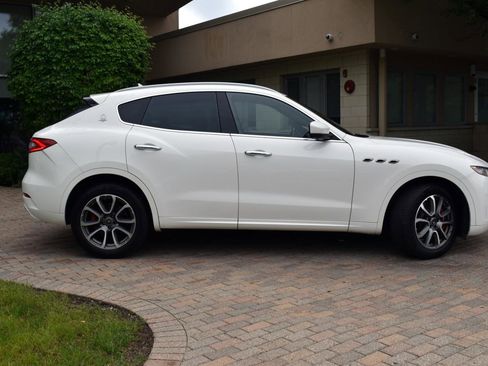 Used 2019 Maserati Levante S image 14