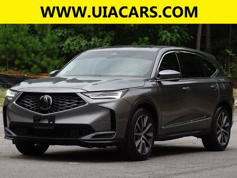 Used 2025 Acura MDX SH-AWD w/ Technology Package image 2