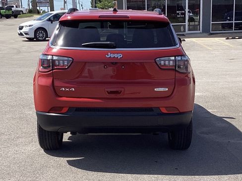 Used 2024 Jeep Compass Latitude AWD/4WD image 5