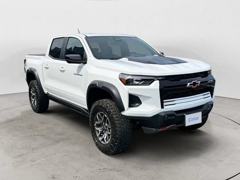 Used 2023 Chevrolet Colorado ZR2 w/ ZR2 Convenience Package III AWD/4WD image 3