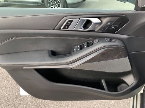 Used 2024 BMW X5 xDrive40i w/ Premium Package image 12