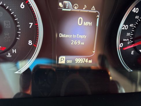 Used 2017 Toyota Camry SE w/ Moonroof Package image 11