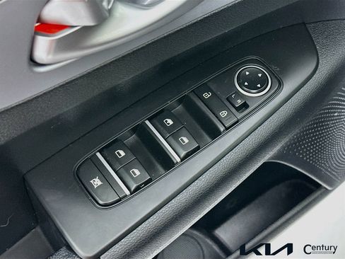 Used 2023 Kia Forte LXS w/ LXS Technology Package FWD image 17