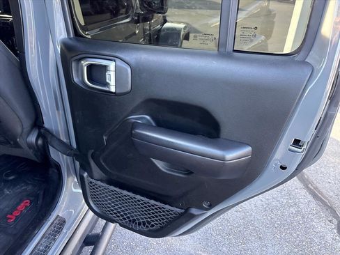 Used 2018 Jeep Wrangler Unlimited Rubicon image 23