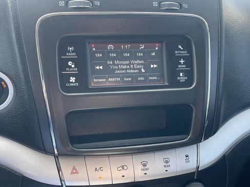 Used 2020 Dodge Journey SE w/ SE Popular Equipment Group image 8