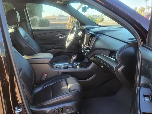 Used 2023 Chevrolet Traverse High Country FWD image 19