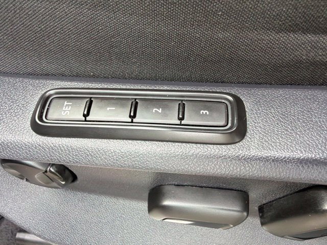 Used 2019 Volkswagen Atlas SEL FWD image 29