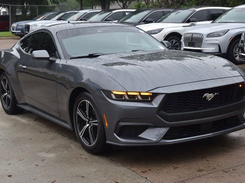 Certified 2024 Ford Mustang Coupe RWD image 4