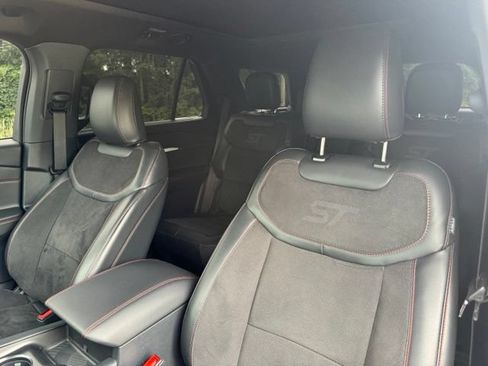 Used 2025 Ford Explorer ST AWD/4WD image 26