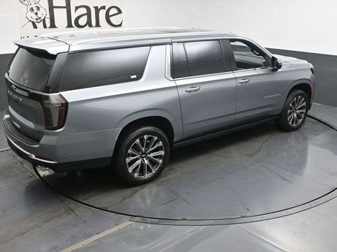 New 2026 Chevrolet Suburban High Country image 19