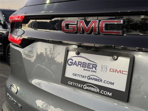 Used 2025 GMC Acadia Elevation image 13