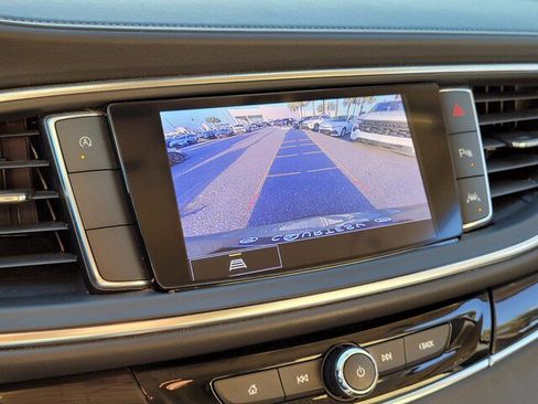 Used 2023 Buick Enclave Essence image 27