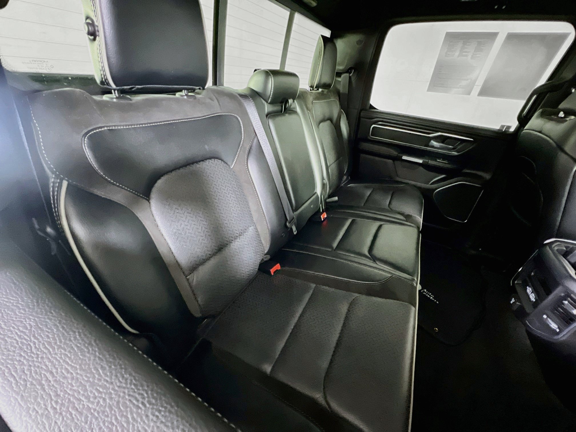 Used 2023 RAM 1500 Laramie AWD/4WD image 27