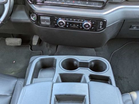 Used 2025 GMC Sierra 1500 SLT AWD/4WD image 19