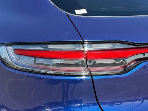 Certified 2022 Porsche Macan image 28