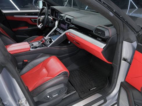 Used 2020 Lamborghini Urus Base image 50