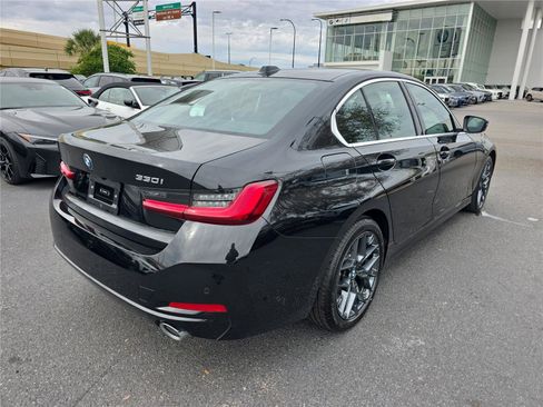 Used 2025 BMW 330i Sedan image 3