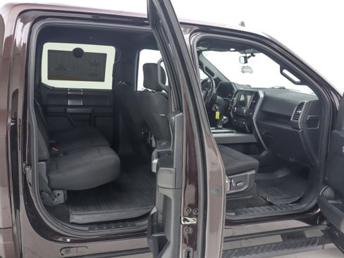Used 2018 Ford F150 XLT w/ Equipment Group 302A Luxury AWD/4WD image 12