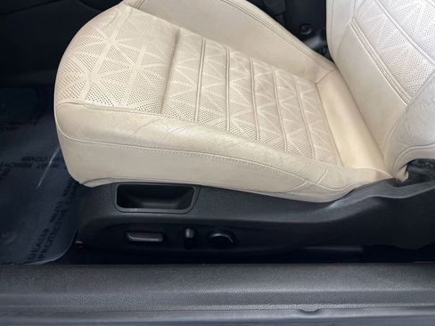 Used 2019 Buick Cascada Premium image 64