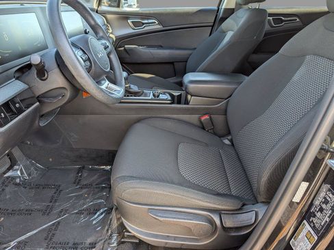 Used 2023 Kia Sportage LX FWD image 3