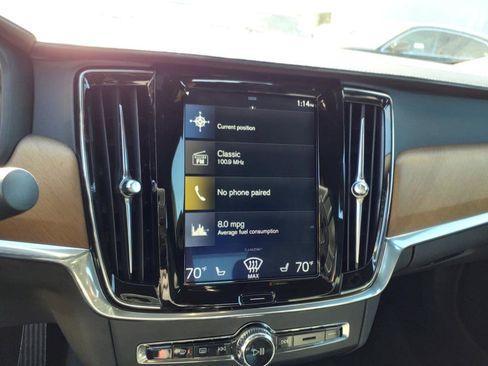 Used 2019 Volvo S90 T8 Inscription image 19