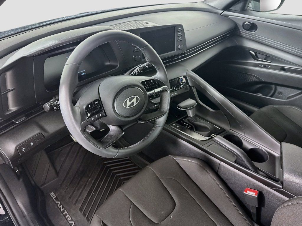 Certified 2026 Hyundai Elantra Sport FWD image 9