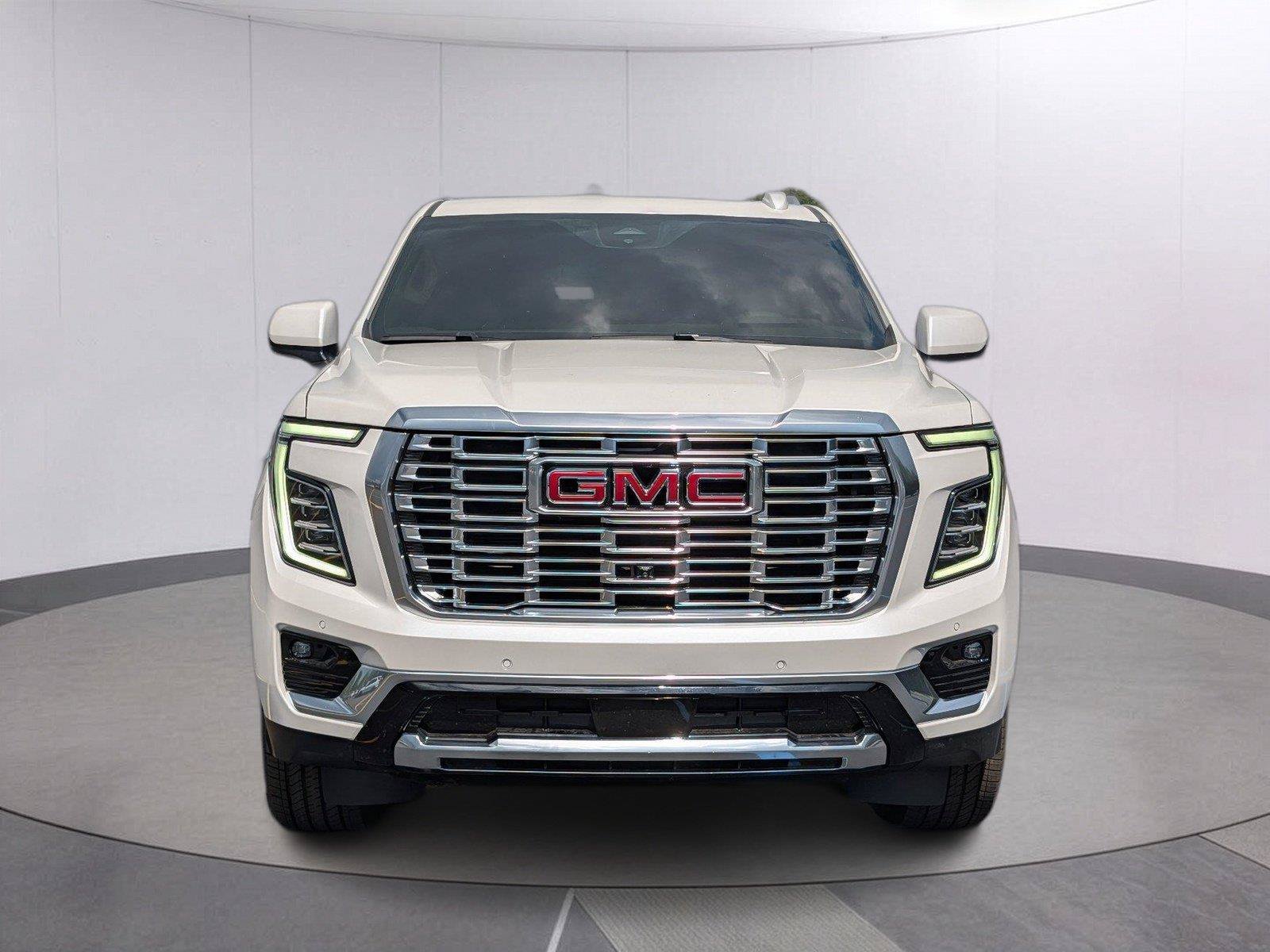 Used 2025 GMC Yukon Denali RWD image 8