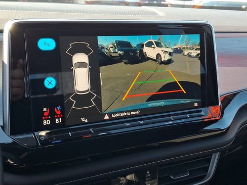 Used 2025 Volkswagen Atlas Cross Sport SE image 16