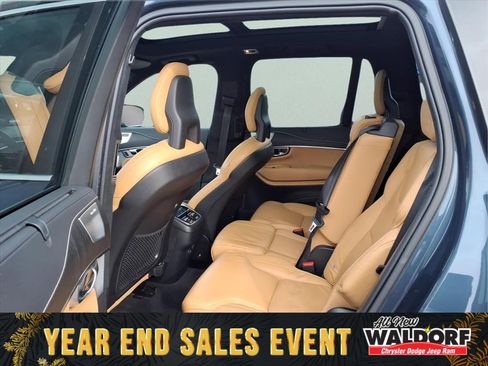 Used 2021 Volvo XC90 T6 Inscription w/ Lounge Package image 10