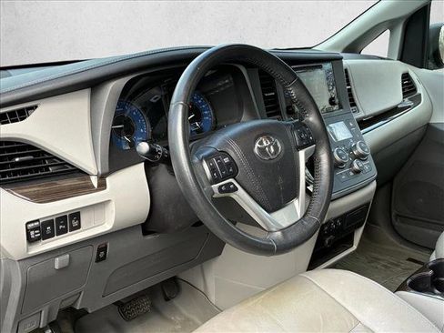 Used 2016 Toyota Sienna XLE w/ XLE Navigation Package image 12