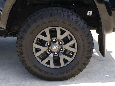 Used 2023 Toyota Tacoma SR5 RWD image 9