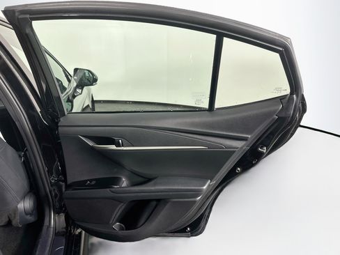 Used 2025 Toyota Camry SE FWD image 30