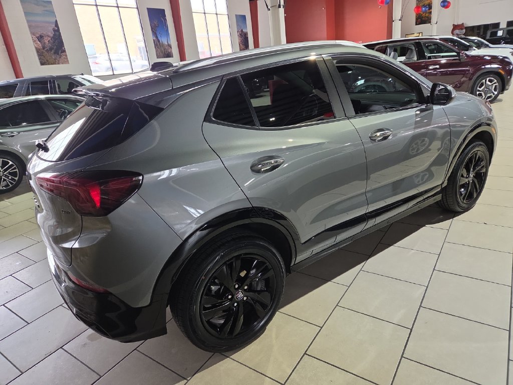 Used 2024 Buick Encore GX Sport Touring AWD/4WD image 4