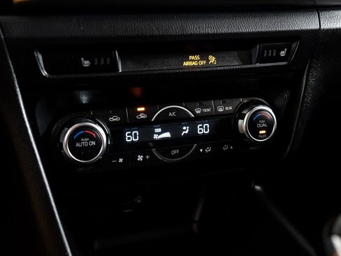 Used 2018 MAZDA MAZDA3 Touring FWD image 26