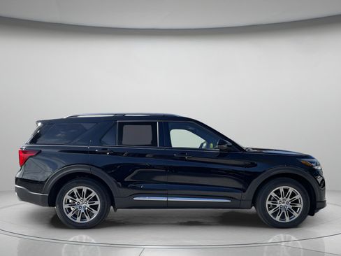 New 2026 Ford Explorer Platinum image 2
