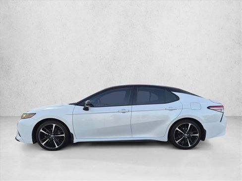 Used 2019 Toyota Camry XSE FWD image 9