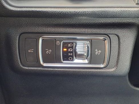 Certified 2022 Lincoln Corsair Reserve w/ Luxury Package FWD image 17