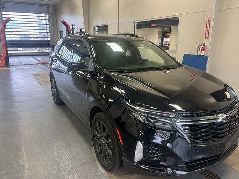 Used 2023 Chevrolet Equinox RS FWD image 1