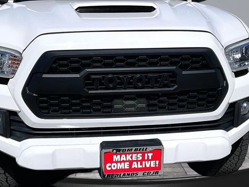 Used 2019 Toyota Tacoma TRD Sport w/ Technology Package RWD image 30