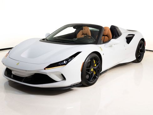 Certified 2022 Ferrari F8 Spider RWD image 6