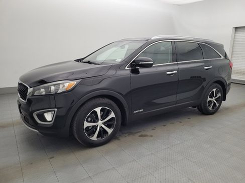 Used 2018 Kia Sorento EX w/ EX Advanced Touring Package image 2