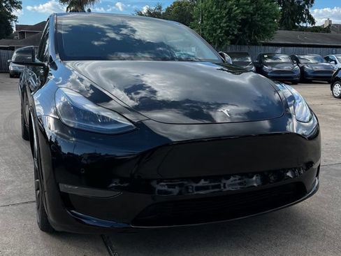 Used 2021 Tesla Model Y AWD image 3