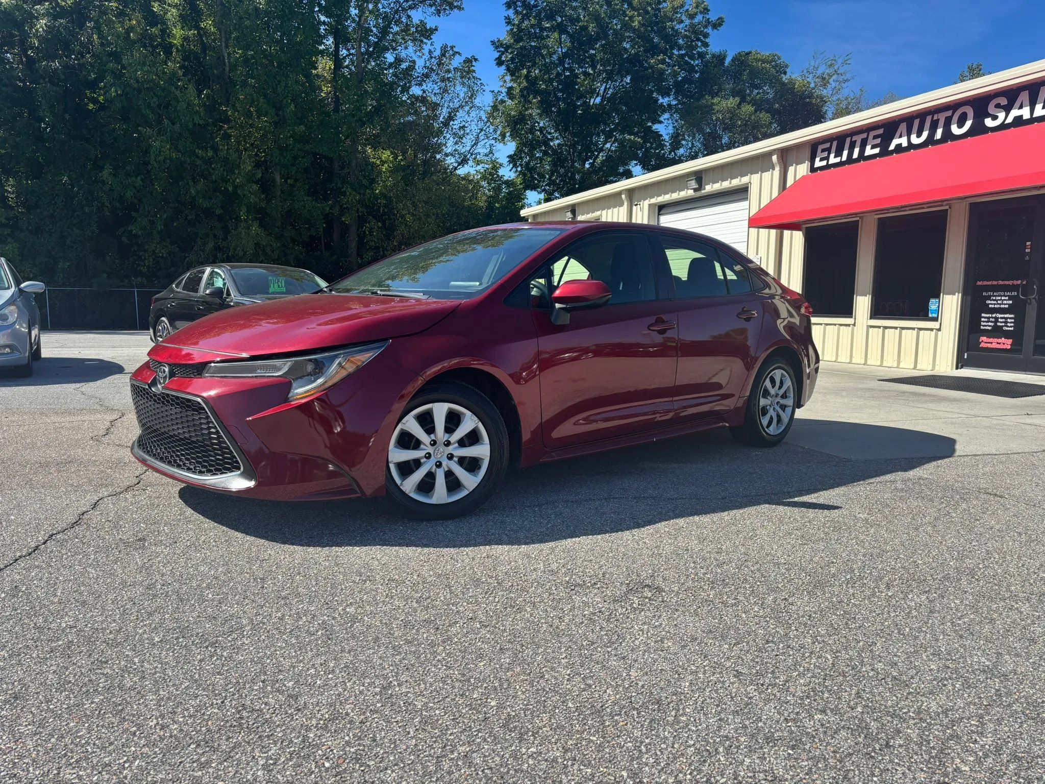 Used 2022 Toyota Corolla LE FWD image 3